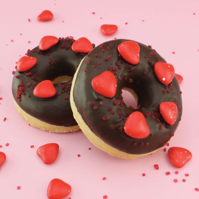 Schokoladen-Donuts mit knusprigen Herzen
