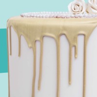 Top Chock Drip Cake weiße Schokolade Nahaufnahme