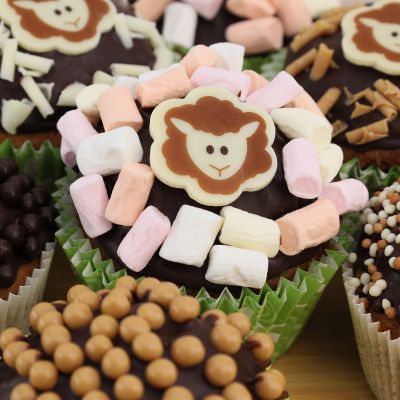 Mini-Marshmallows auf Oster-Muffins
