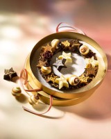 Tortenring aus Schokolade mit Pralinen
