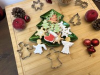 Weihnachtsplätzchen mit Ausstechern