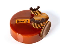Schokoladentorte mit Halloweendekor