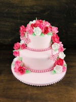 Torte mit Esspapierblumen