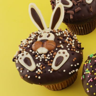 Süßer Ostermuffin mit Hasenaufleger