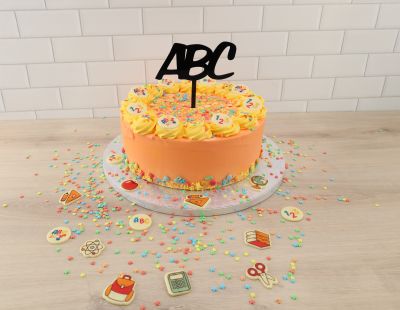 schulanfang torte mit ABC caketopper